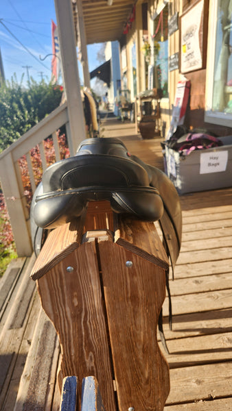 17.5" Albion SL Dressage Saddle