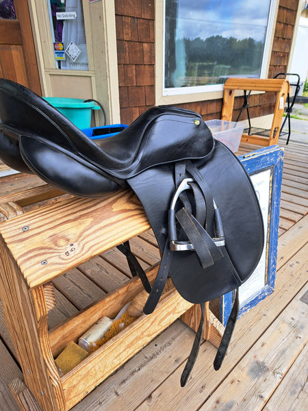 18" HDR Dressage Saddle