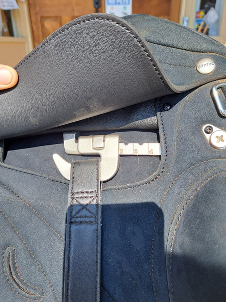 18" Wintec Pro Endurance Saddle Package