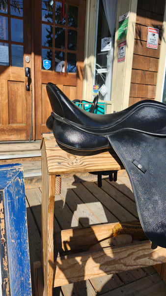 17.5" Wintec Hart All Purpose Saddle