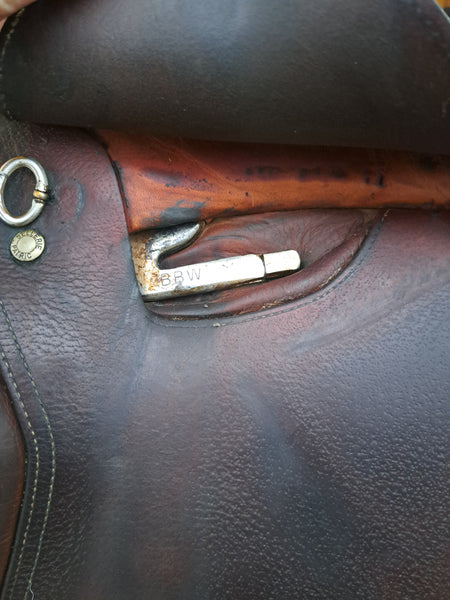 ON TRIAL 17" Patric Sellerie Close Contact Saddle