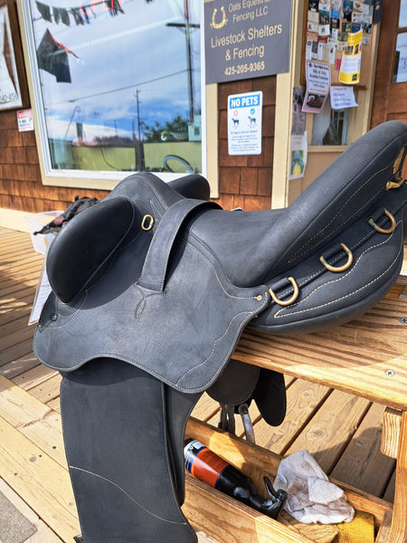 Bates Wintec Swinging Fender Australian Saddle - Large