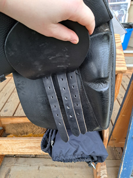 17.5" Stubben Genesis C.S. Deluxe Dressage Saddle