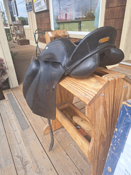 17" Zaldi New Kent Dressage Saddle