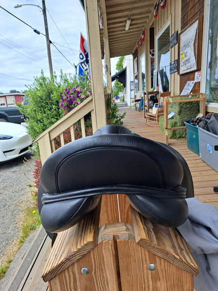 18" Takt Dressage saddle
