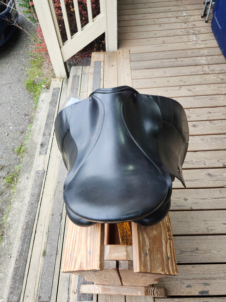 17.5" Custom Saddlery Dressage Saddle