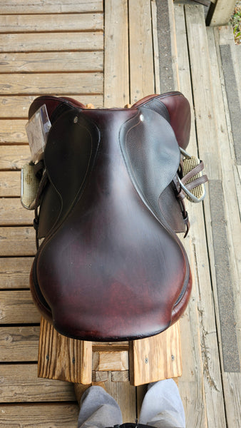 17.5" CWD SE02 Jumping Saddle