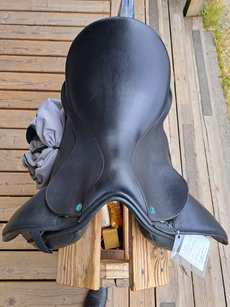 18" Takt Dressage saddle