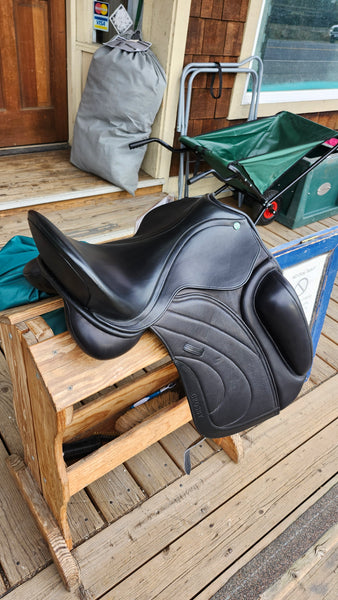17" Crosby Dressage Saddle