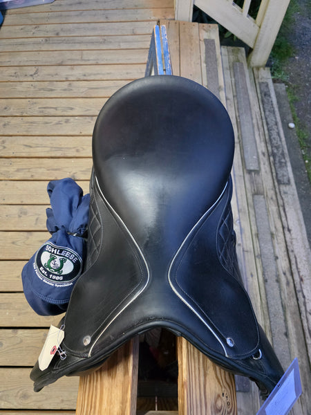 17.5" Schleese Sequence Dressage Saddle