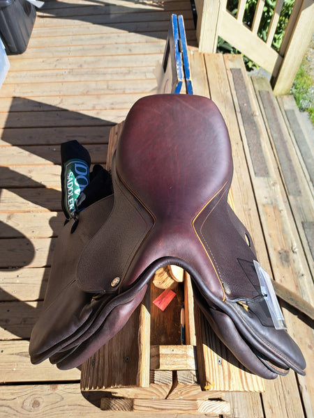 14" Dover Circuit Close Contact Jump Saddle