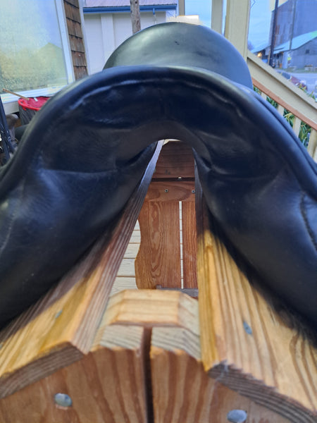 ON TRIAL18" Trilogy Verago Elite Dressage Saddle