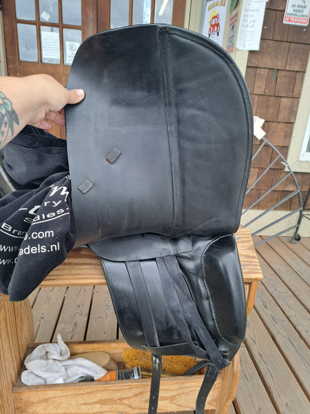 18" Albion SLK Dressage Saddle