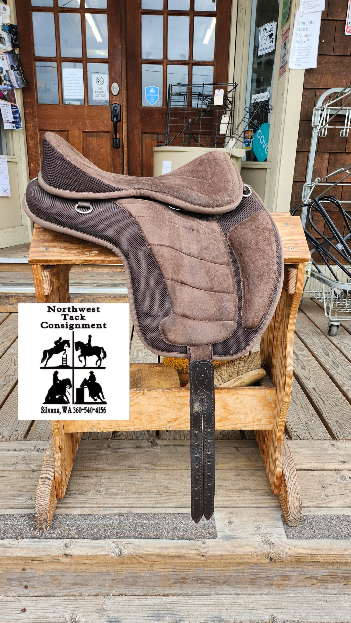 17" Treeless English Saddle