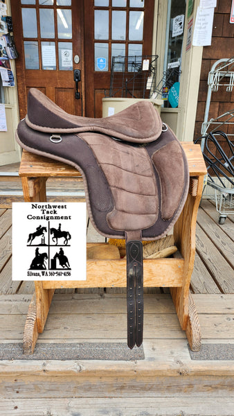 17" Treeless English Saddle