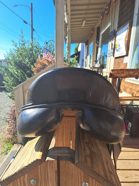 17.5" Custom Saddlery Steffen Peters Advantage dressage saddle