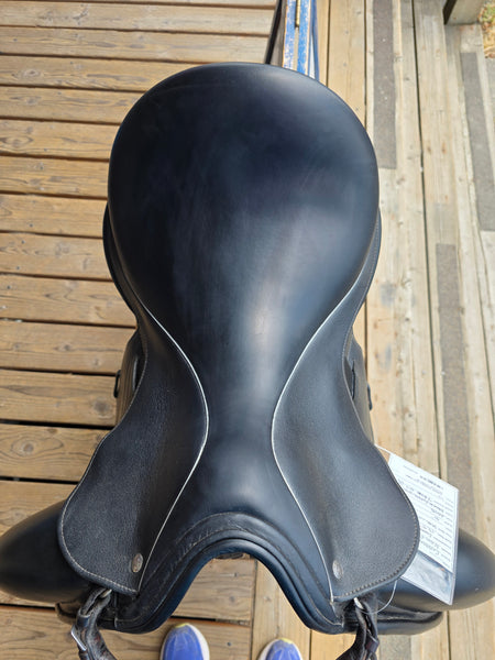 17.5" Custom Saddlery Icon Flight Monoflap Dressage Saddle