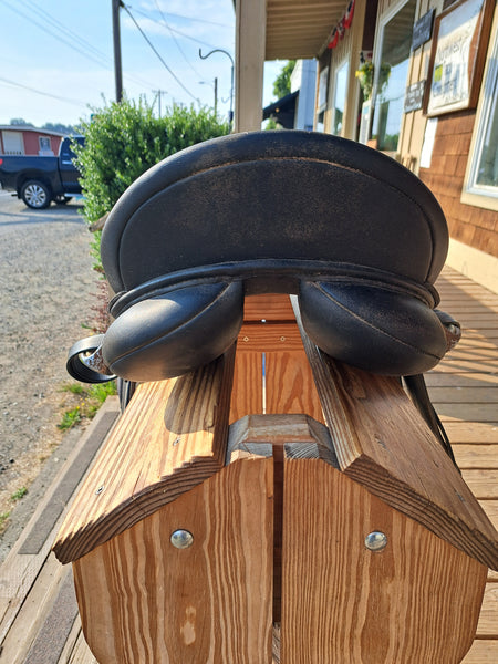 17.5" Wintec All Purpose English Saddle