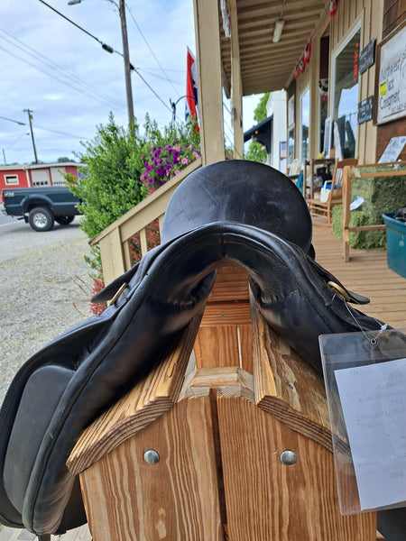 18" HDR Dressage Saddle