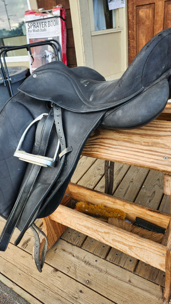 17" Wintec Isabell Werth Dressage Saddle