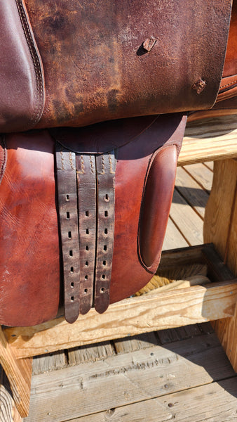 16.5" Harry Dabbs English Saddle