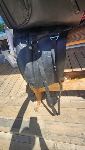 18" Kent & Masters High Wither Dressage Saddle
