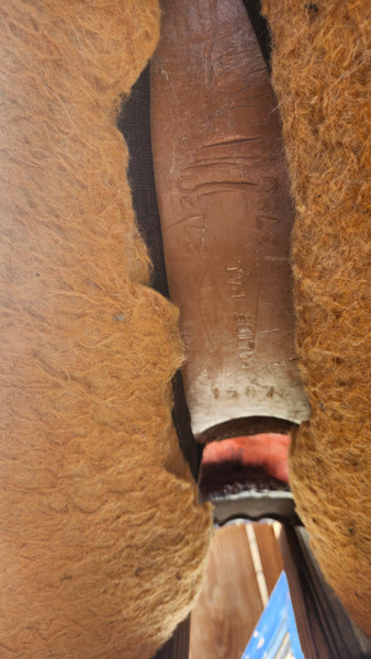 14.5" Courts Synthetic Western Saddle