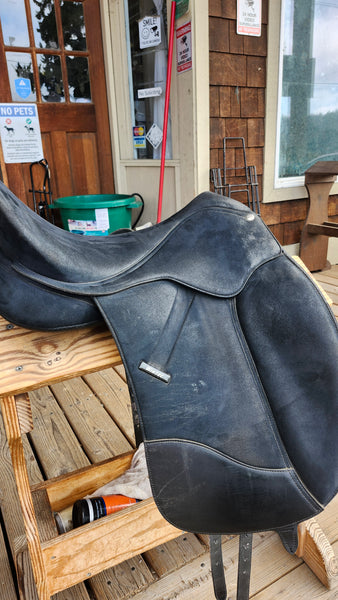 17.5" Wintec Isabell Werth Dressage Saddle - CAIR