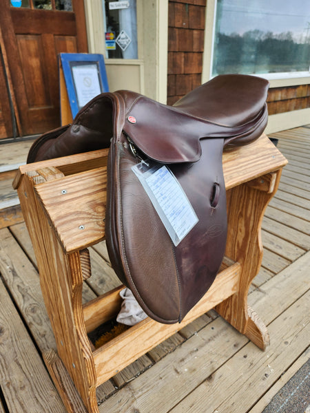 16" Courbette Primus Close Contact Saddle