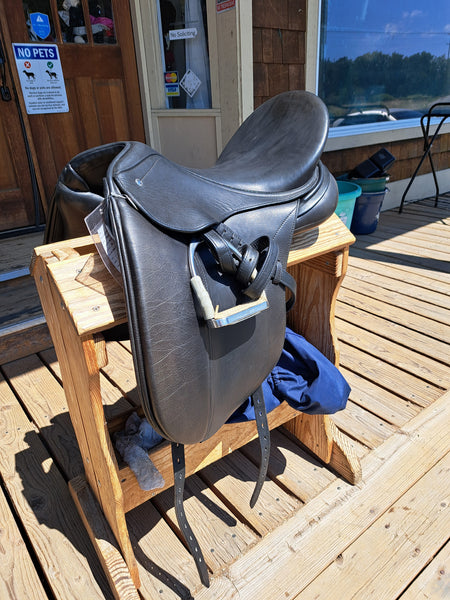 18" Schleese Infinity II Dressage Saddle