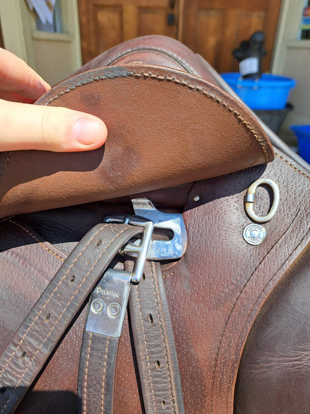 18" Antares Signature Close Contact Jumping Saddle