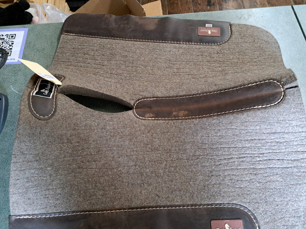 28" Classic Equine Pad