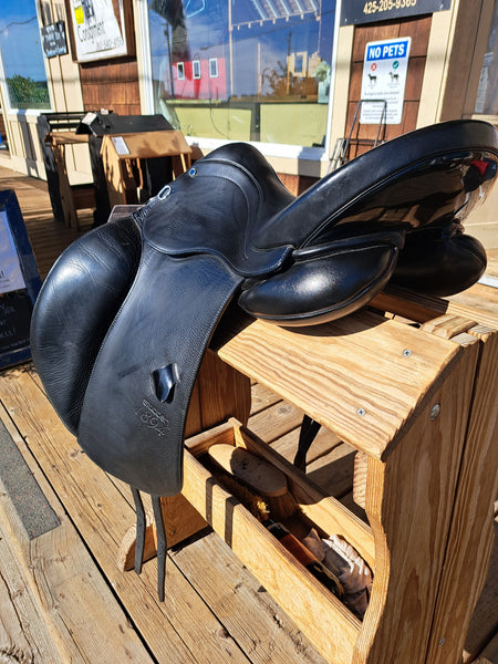 17" Stubben 1894 Dressage Saddle