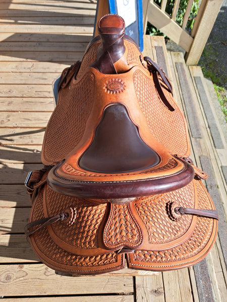 Mark Plumly custom wade tree roping saddle 16" seat