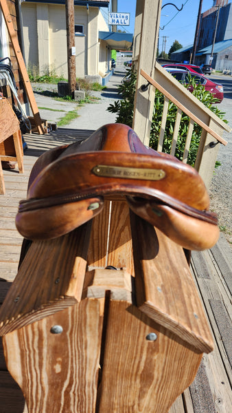 17.5" Devoucoux Blarritz Jump Saddle