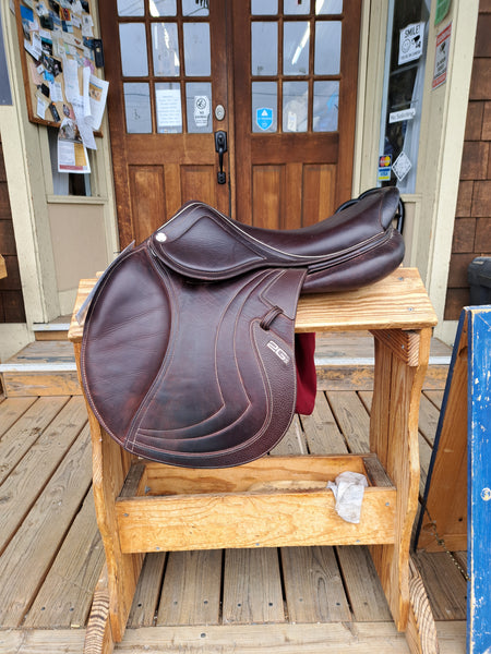 17" CWD SE32 2Gs Jumping Saddle