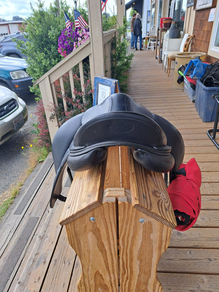 17.5" Equipe Bocelli Monoflap Dressage Saddle