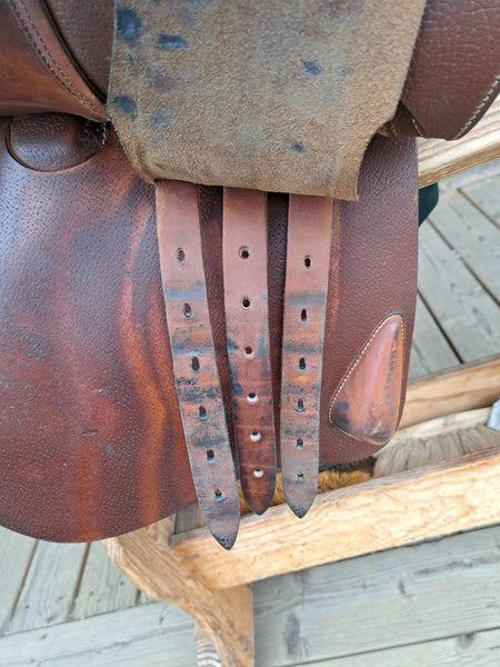 17.5" Devoucoux Oldara Jumping Saddle