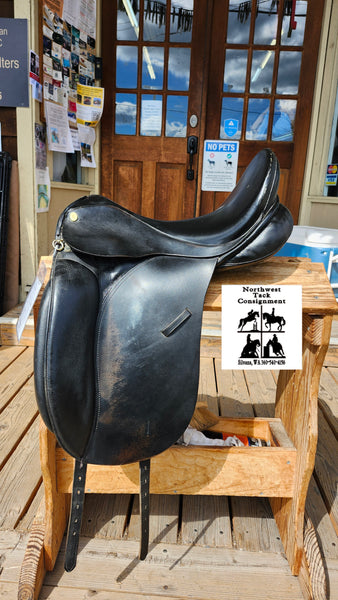 17.5" Kincade Dressage Saddle