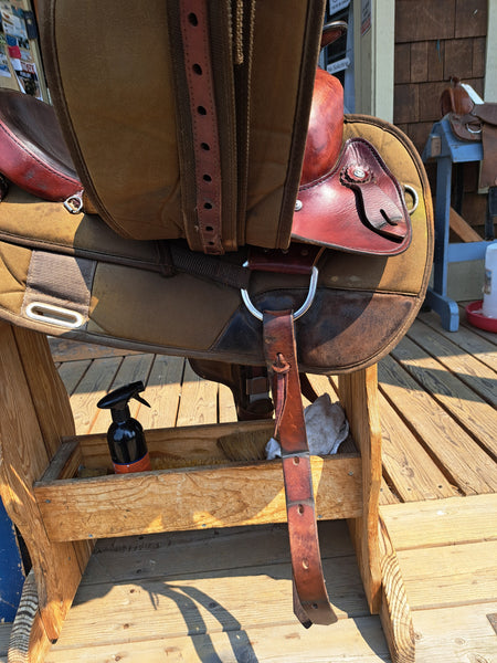 15" Fabtron Arabian Full Quarter Synthetic Saddle