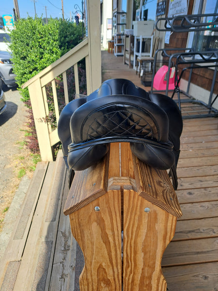 18" Mac Rider Exclusive Dressage Saddle