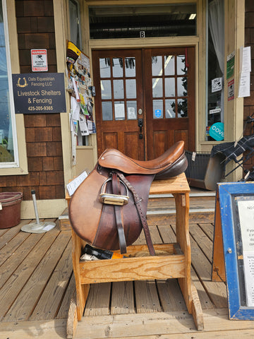 17" Courbette Futura XL All Purpose Saddle