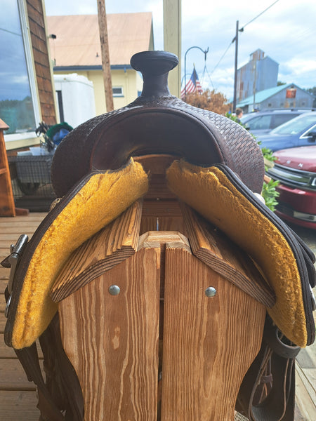 15.5" Crates Classic Reiner Saddle
