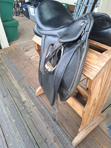 17.5" Stellar Saddlery Calypso Dressage Saddle