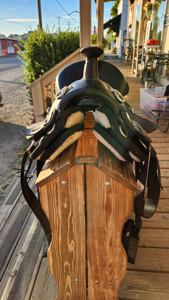 17" Abetta Adjustable Panels Trail Saddle