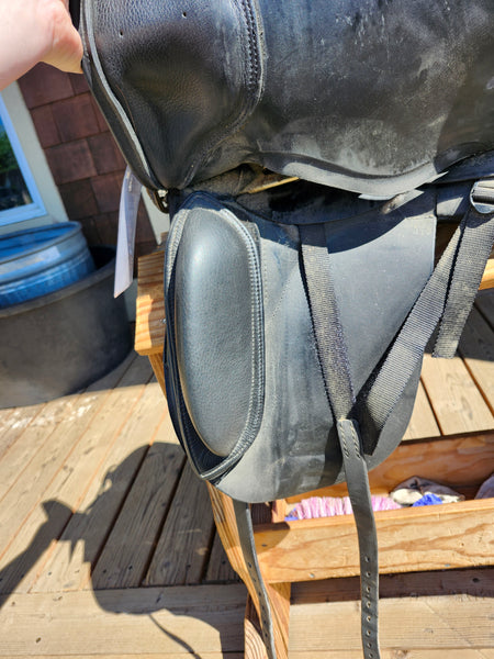 17.5" JES by Schleese Elite Dressage Saddle