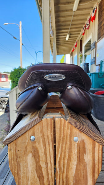 17" Stubben Phoenix Elite Jumping Saddle