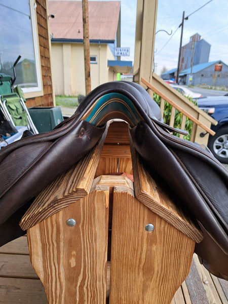 ON TRIAL 18" Voltaire Stuttgart Jumping Saddle