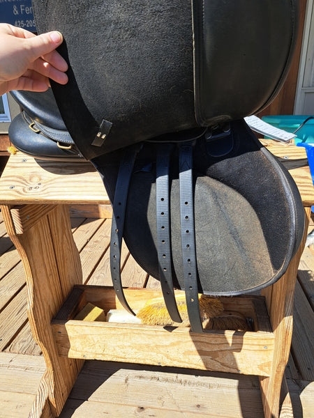 16.5" Wintec All Purpose English Saddle