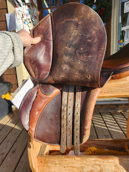 18" Cortina Close Contact Jump Saddle